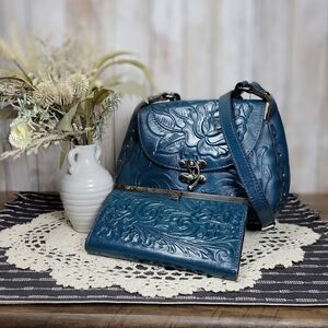 Patricia Nash Crossbody + Wallet EUC